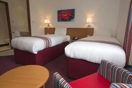 Ramada Cambridge - 26