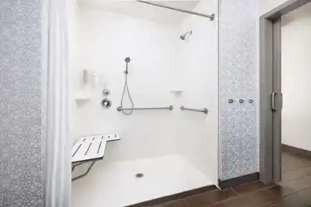 Hampton Inn & Suites -, CA - 64