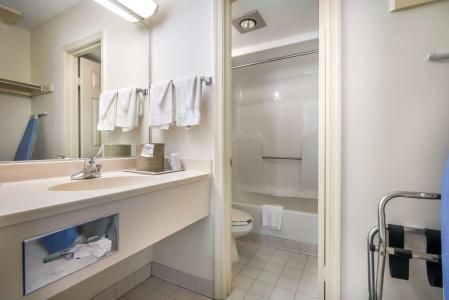 Quality Inn Little Creek - 7