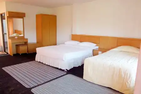 Sichang Shine Khao Resort - 2