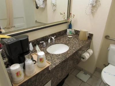 Super 8 by Wyndham Austin/Airport South - 37