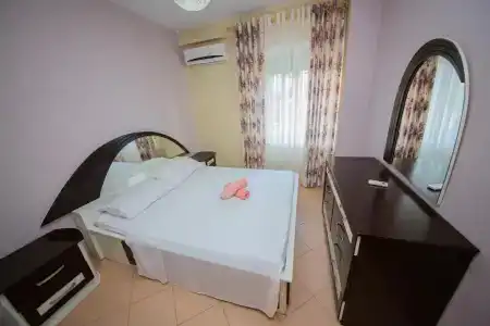 Qerret - 12