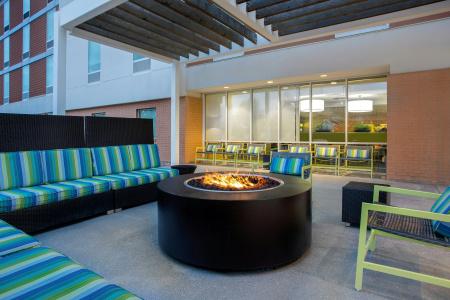 Home2 Suites By Hilton West - 13