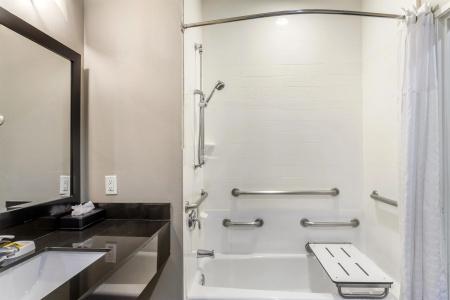 Best Western Plus Inn & Suites - 31