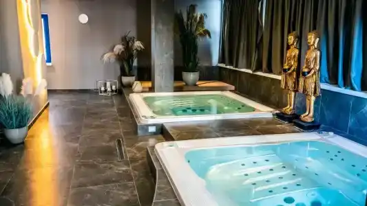 Up Wellness & Spa - 18