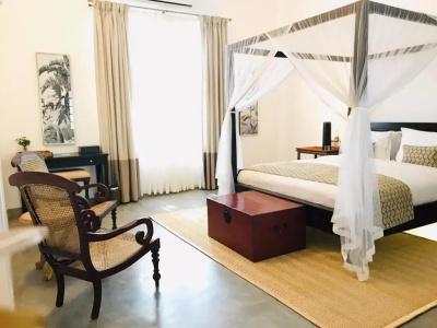 The Postcard Galle - 38