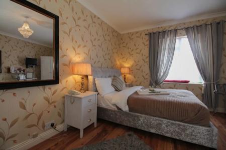Donnybrook Hall - 37