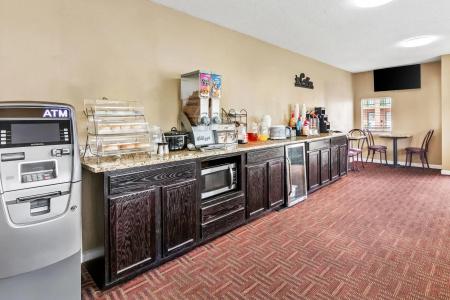 Super 8 by Wyndham/Ft. Jackson SC - 3