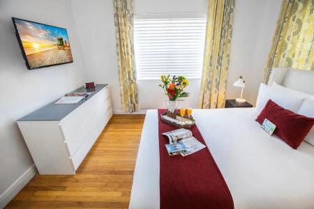 Beachside All Suites - 33