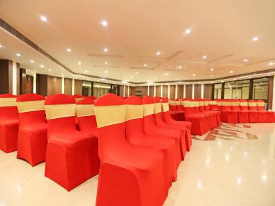 Golden Tulip Jaipur - 10