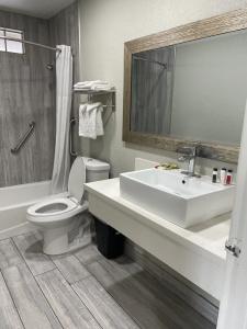 Cabana Inn & Suites - 38