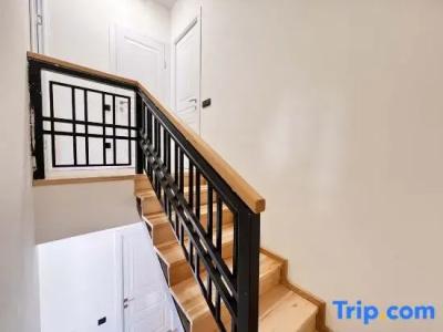 Motives Inn - 147