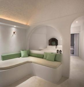 Abyssanto Suites and Spa - 96