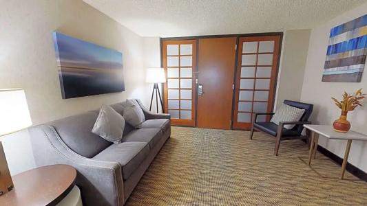 Embassy Suites by Hilton Will Rogers Airport - 58