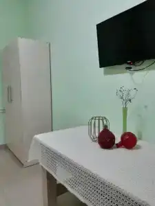 Lind Hostel and Guest House - 11