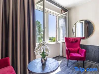 Plaza Schwerin; Sure Collection By Best Western - 89