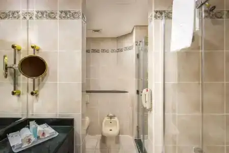 Mövenpick Grand Al Bustan - 11