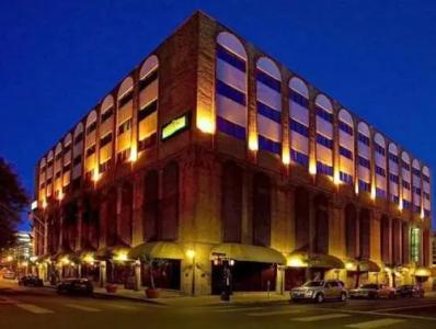 Riverwalk Plaza - 66