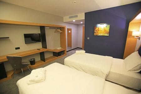 Roof 264 and Suites - 60