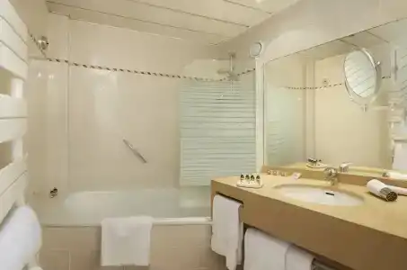 Relais Du Louvre - 77