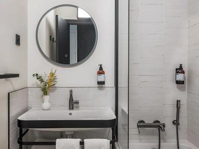 Maisons du Monde Hôtel & Suites - La Rochelle Vieux Port - 111