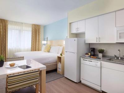 Sonesta New Orleans Es Suites - 26