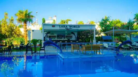 Lara World - 17