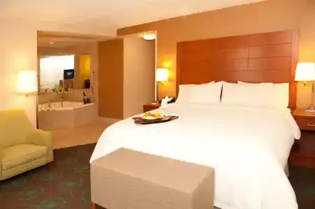 Hampton Inn by Hilton - Toronto - 40