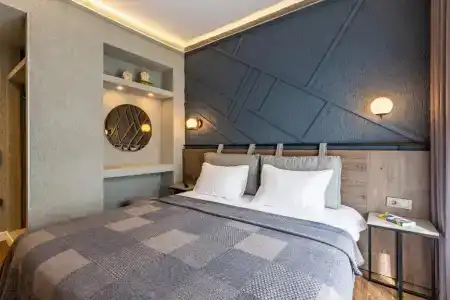 Seraglio & Suites - 107