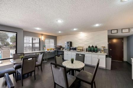 Quality Inn & Suites Dfw Airport South - 25