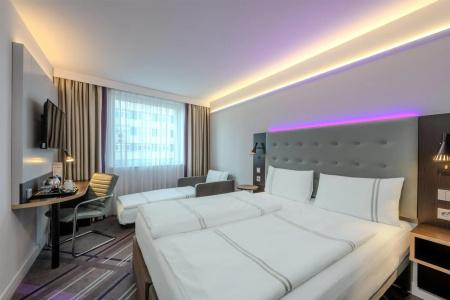 Holiday Inn Express Berlin City Centre West - 14