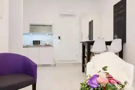 Tesla Boutique  & Rooms - 82