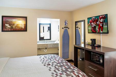 Red Roof Inn Indianapolis East - 4