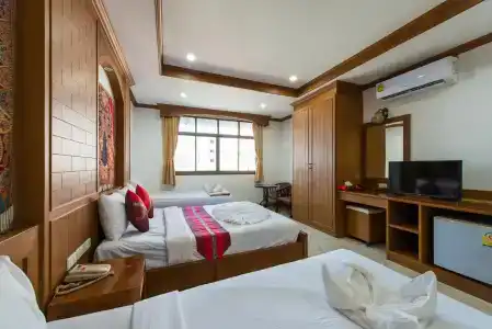 Magnific Guesthouse Patong - 2
