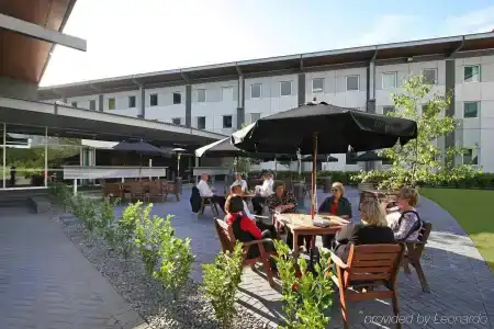 ibis Ellerslie - 19
