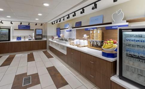 Holiday Inn Express & Suites-Golden Valley, an IHG - 6