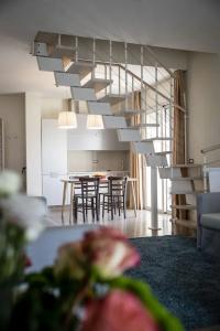 Le Rose Suite - 236