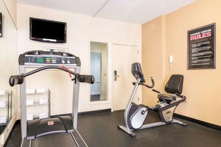 Quality Inn & Suites Near the Theme Parks - 19