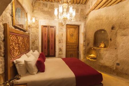 Solo Cave Suites - 160