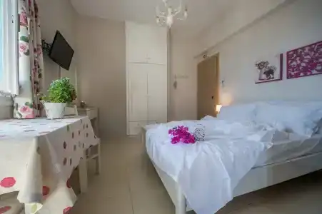 Aphrodite Studios - 129