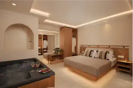 Polis Boutique - 2