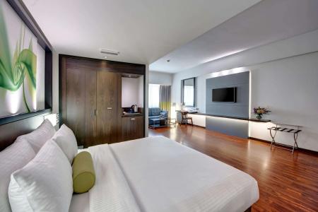 Howard Johnson Plaza by Wyndham Dubai Deira - 4