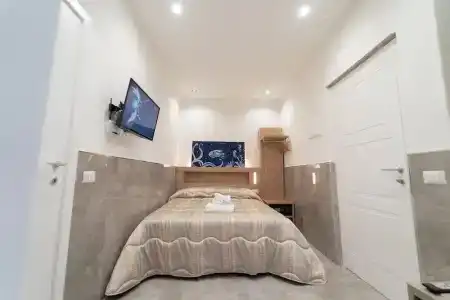 H. G. Boutique Toledo Napoli Centro - 10