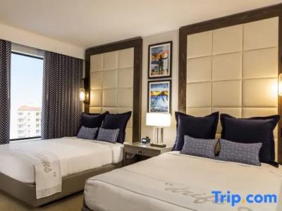The Waterfront Beach Resort, A Hilton - 271