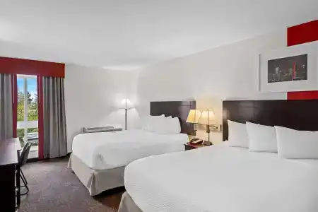 Ramada by Wyndham SeaTac Airport - 4