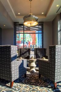 Fairfield Inn & Suites by Marriott Boston - 33