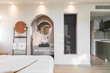 Blue Carpet Luxury Suites - 212