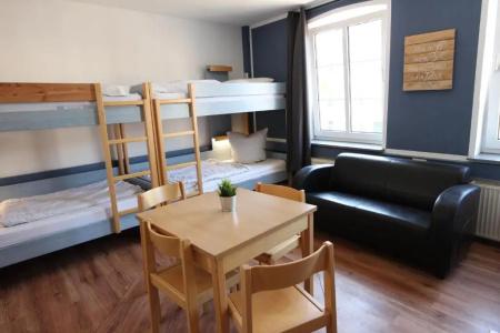 Blue Doors Hostel Ktv - 27