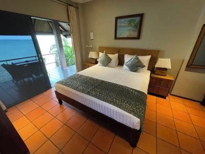 Beyond The Blue Horizon Boutique Bungalows - 58
