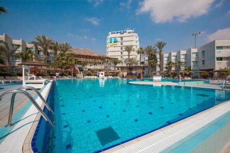 U Coral Beach Club - 11